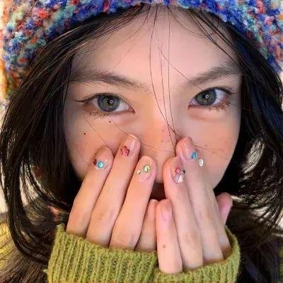 麻烦中的女人 海报